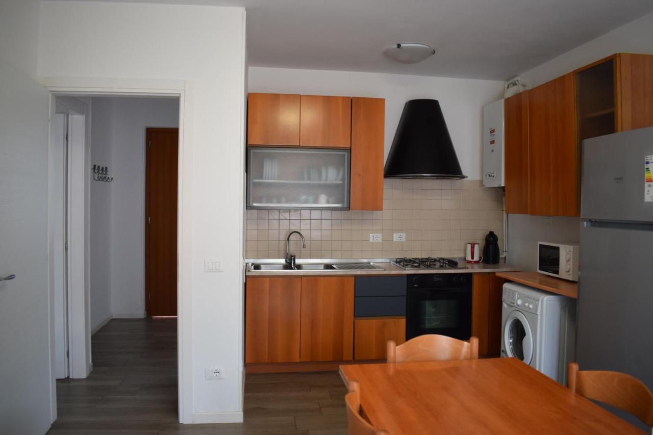 Bardolino Lake Apartments Bagian luar foto