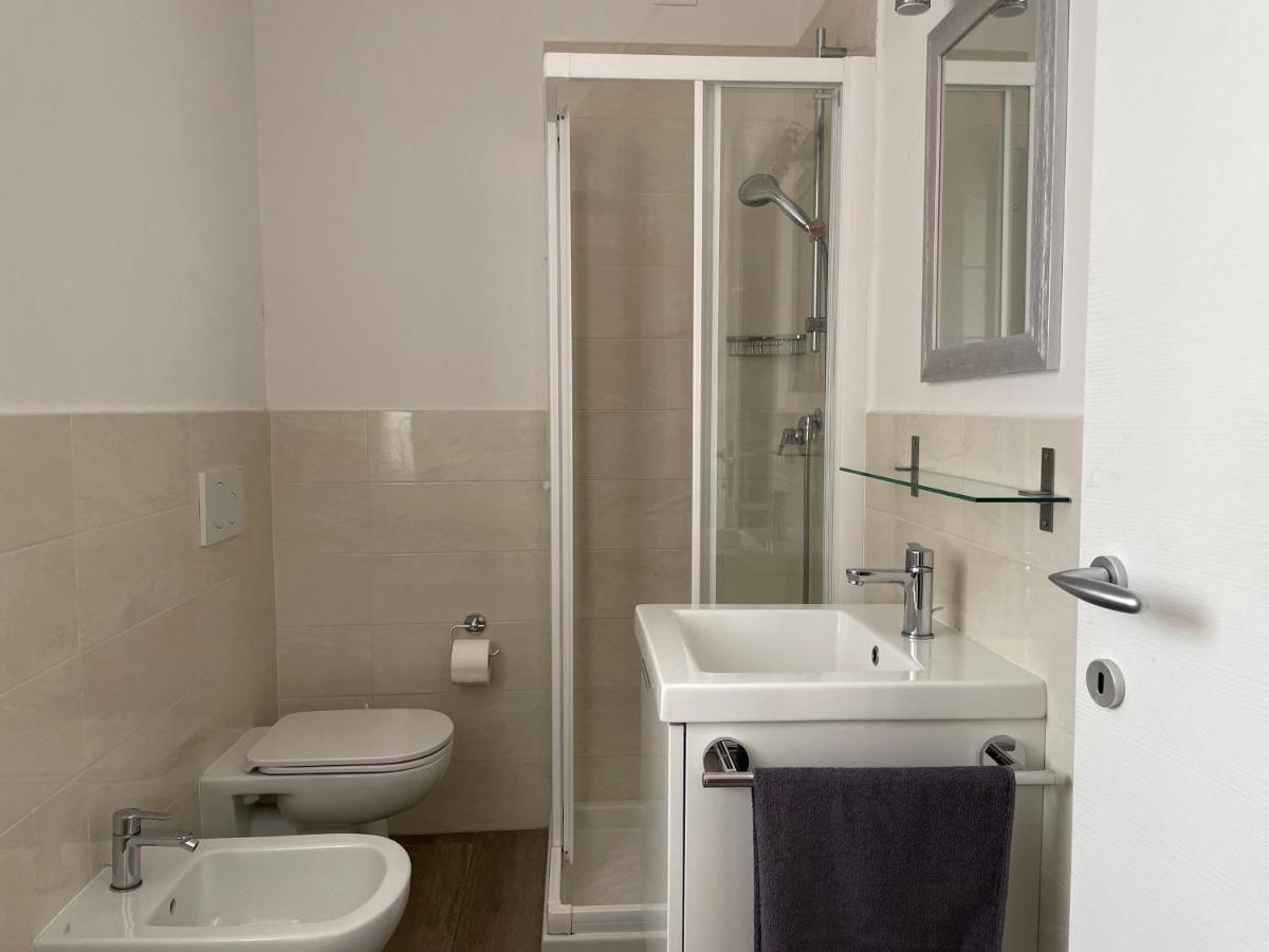 Bardolino Lake Apartments Bagian luar foto