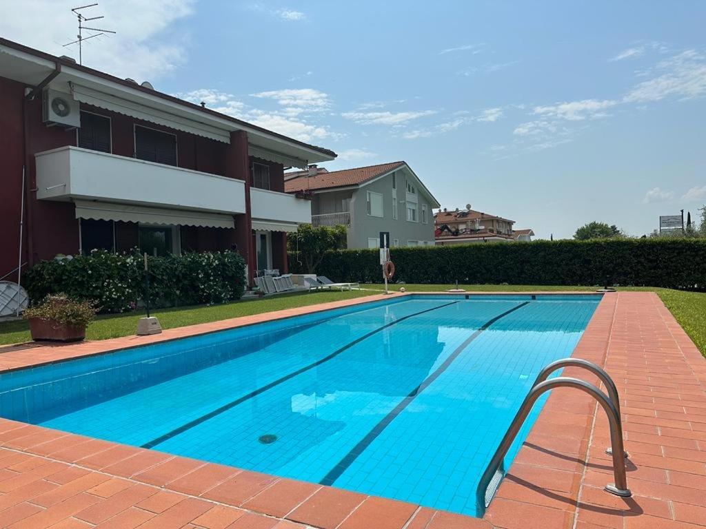 Bardolino Lake Apartments Bagian luar foto