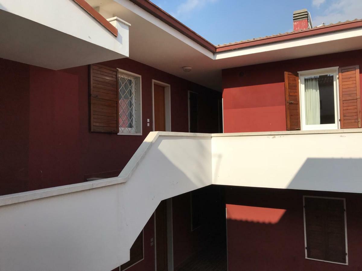 Bardolino Lake Apartments Bagian luar foto