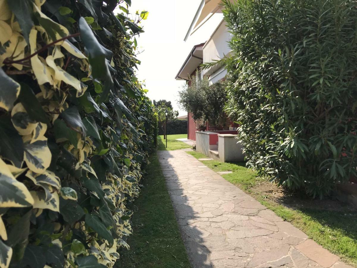 Bardolino Lake Apartments Bagian luar foto